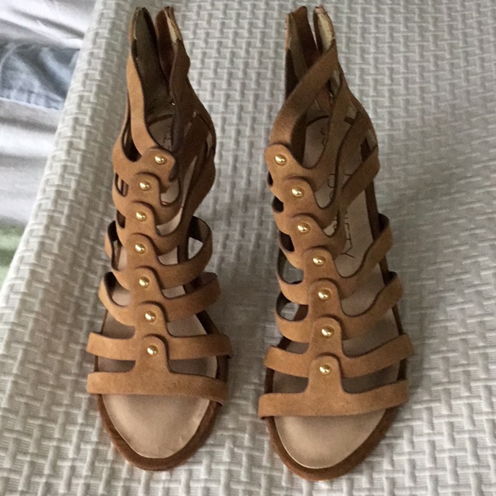 Women’s shoes heels